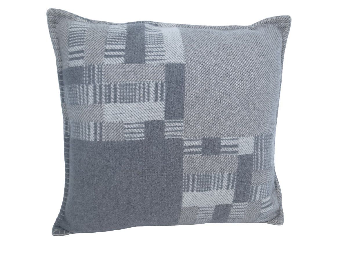 HERMES エルメス カシミヤ混 ウール クッション - メルカリ