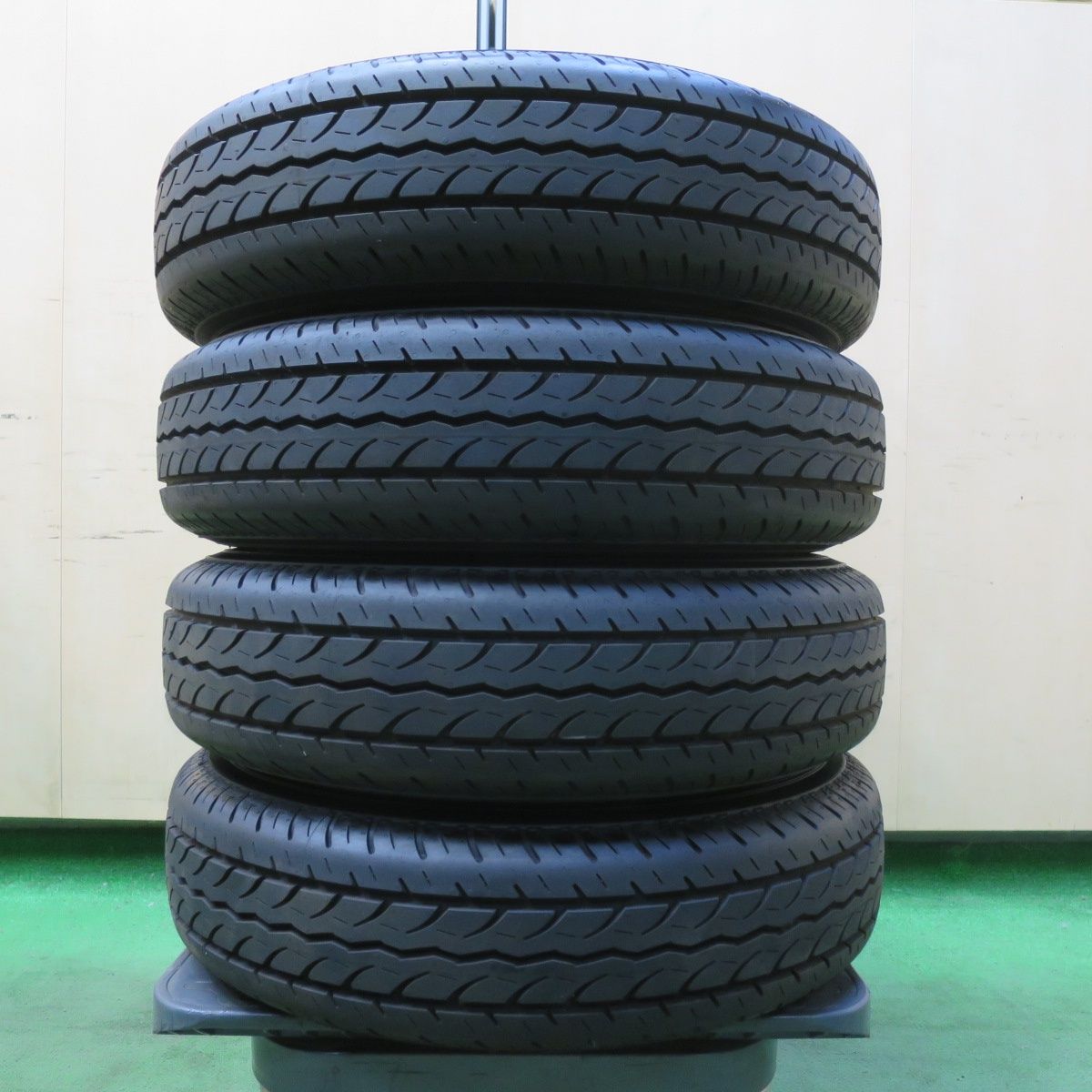 145/80R12ハイゼット【新車外し】ホイール付き4本セット 新車はずし145/80R12ダイハツハイゼット純正タイヤホイール4本セット