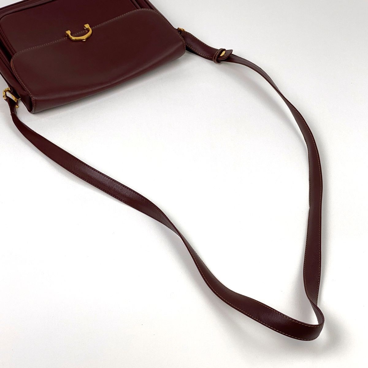 【極美品】 Cartier ショルダーバッグ レザー マストライン ボルドー Cartier - カルティエ CARTIER ショルダーバッグ マストライン