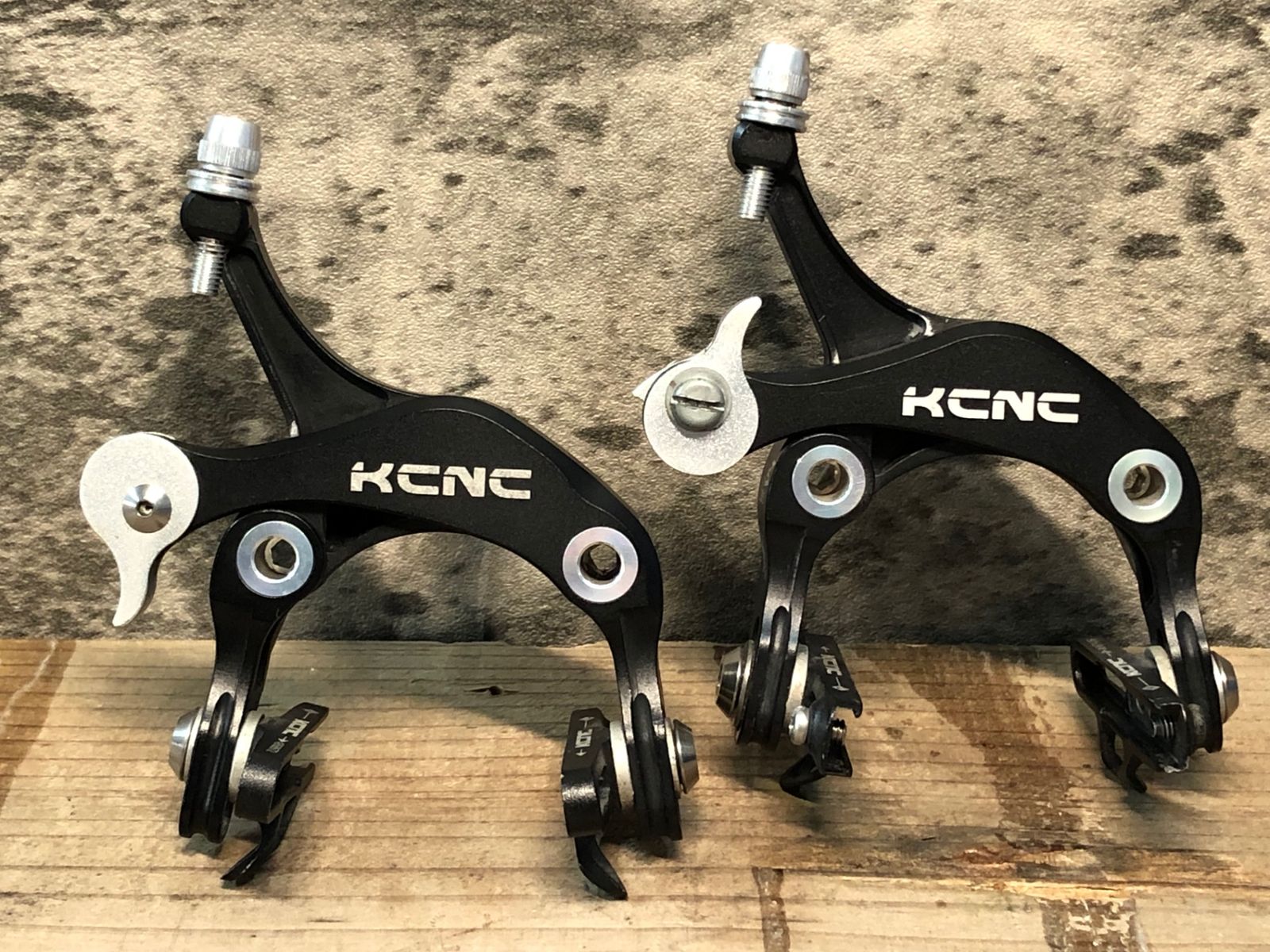 KCNCの軽量ブレーキキャリパーCB-1 ロードバイク KCNC（ケーシー