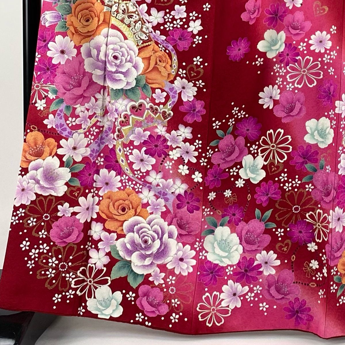 振袖 身丈166.5cm 裄丈71cm L 袷 薔薇 リボン 金彩 ぼかし 赤 正絹 秀品