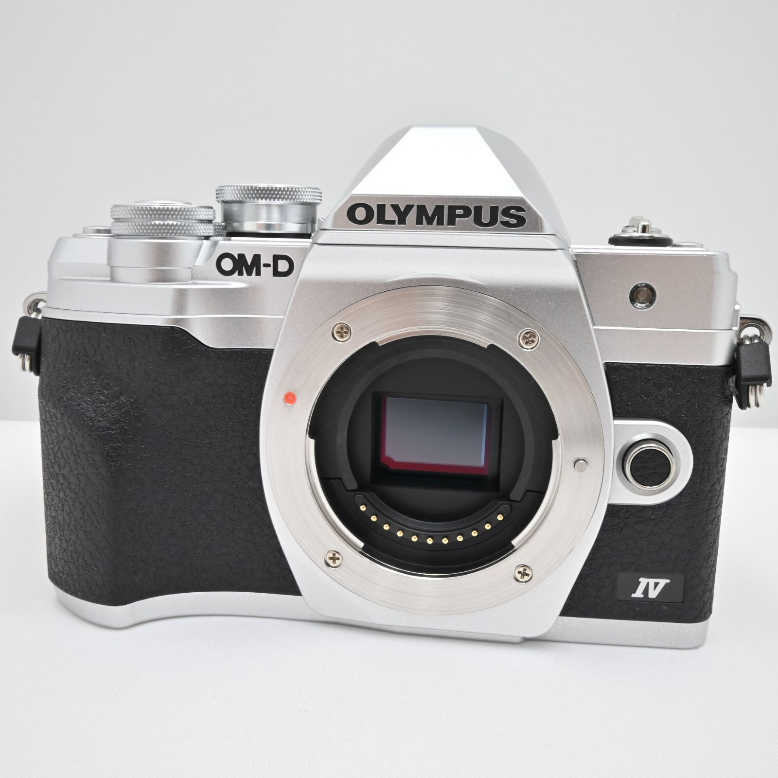 オリンパス ミラーレス一眼カメラ E-M10 銀 ボディ レンズ無 起動 