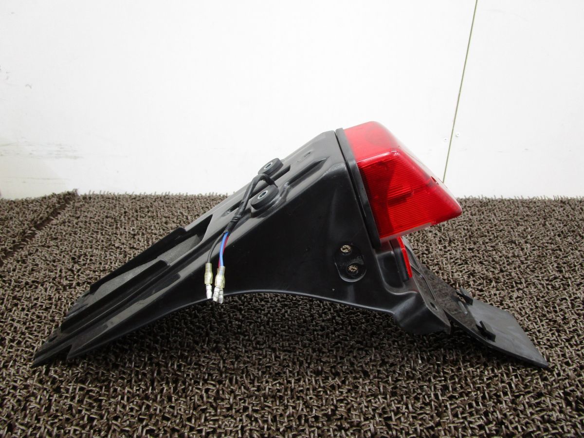 テールランプ A6551