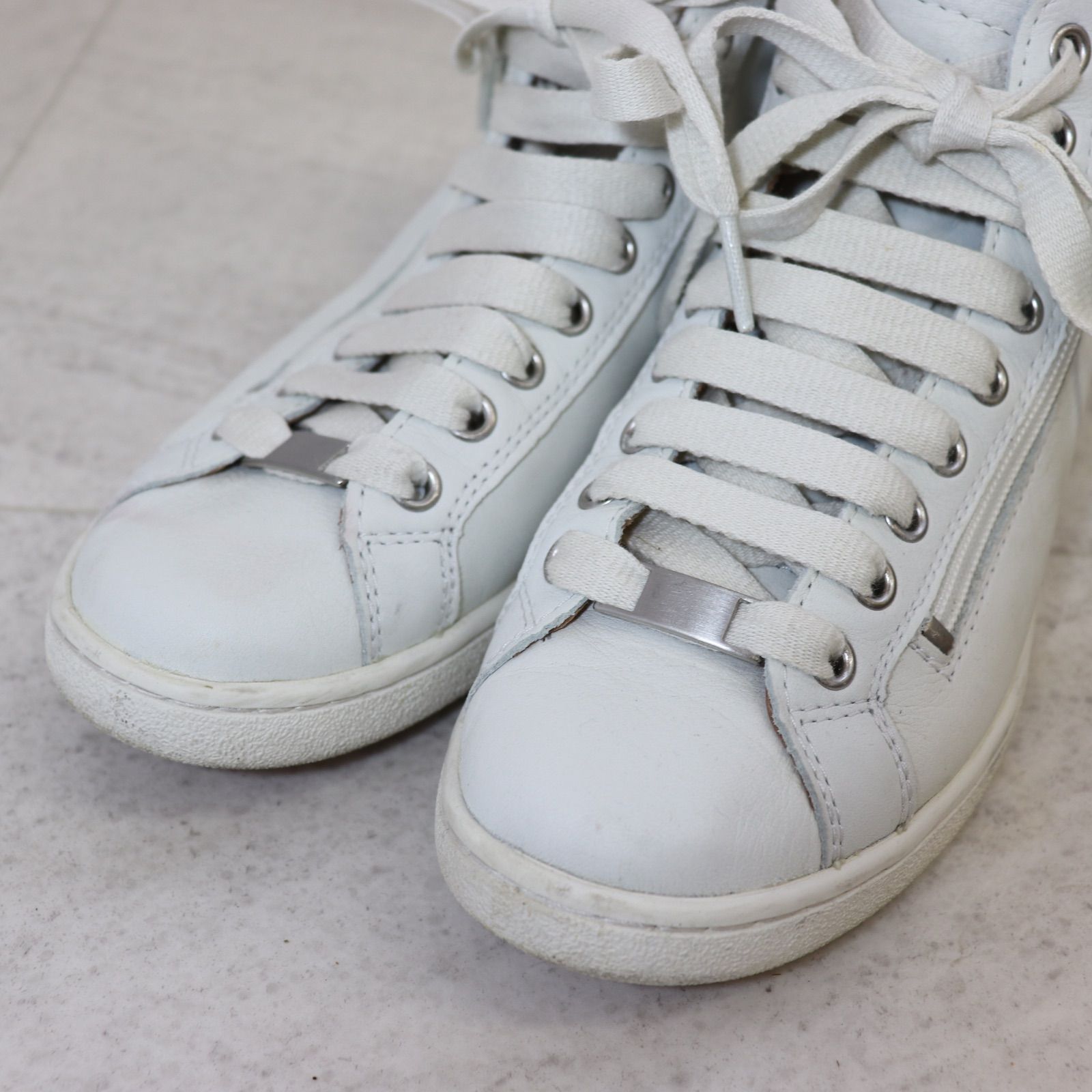 即日発送】UGG アグ レザー スニーカー 白 サイドジップ