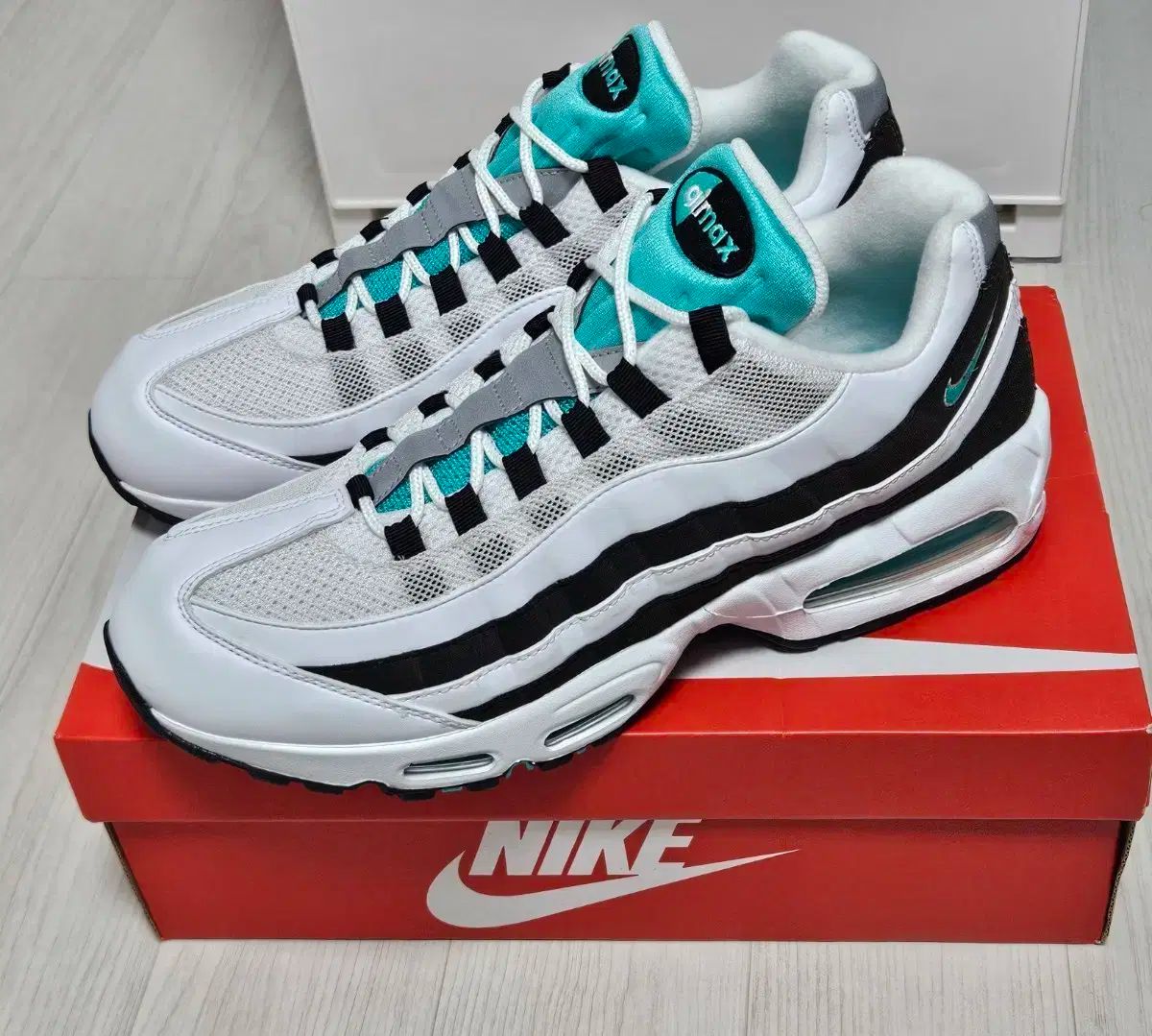 310 NIKE エア マックス95 白 - ブラック