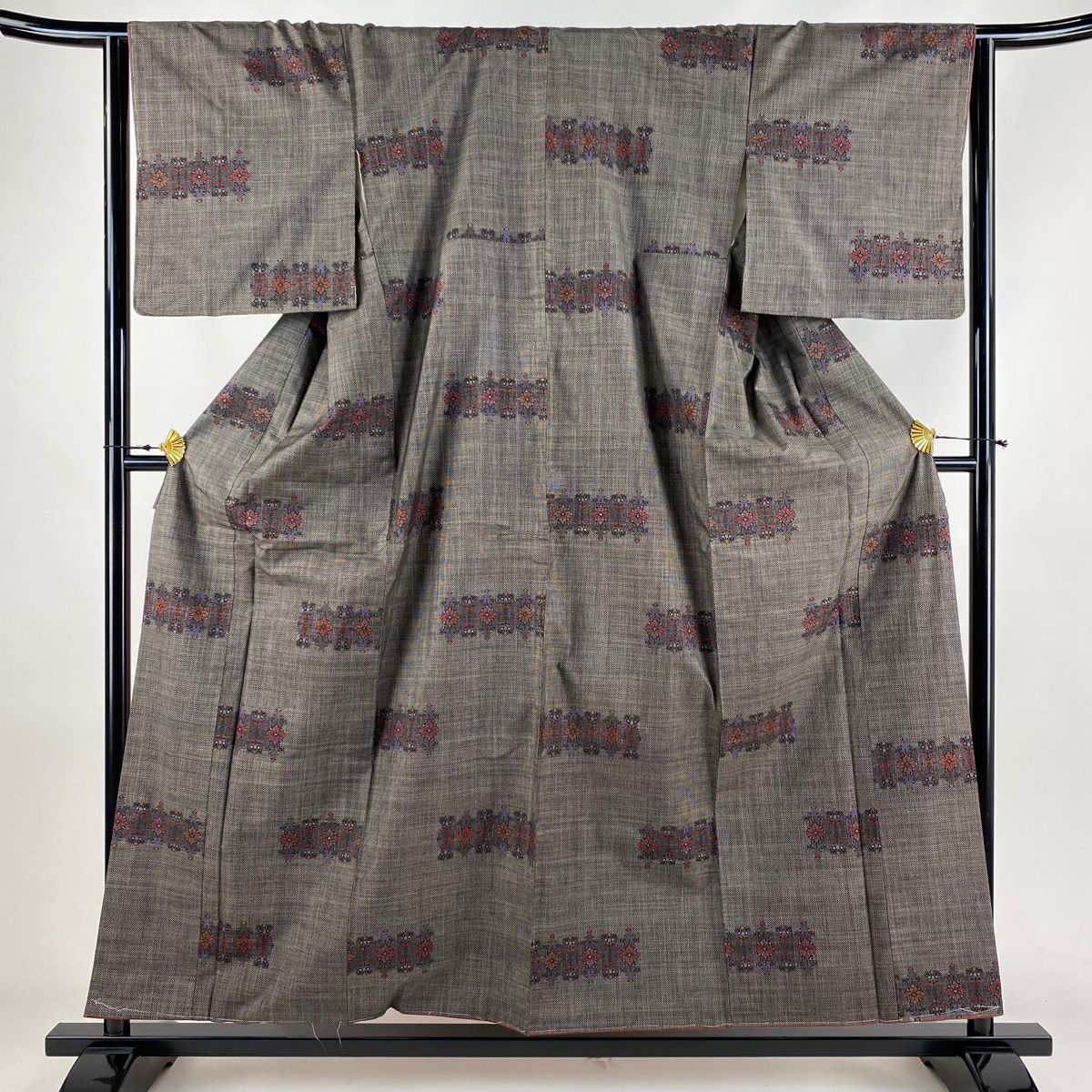 紬 身丈156cm 裄丈65.5cm M 袷 花菱 幾何学 焦茶色 正絹 秀品
