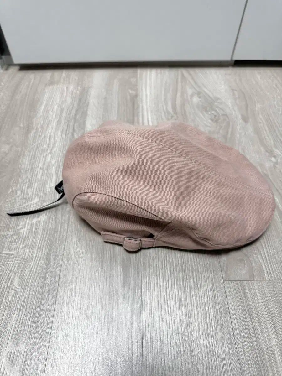ピンク