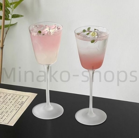 新品?未使用】かわいい しい脚付グラス シャンパン 150ml