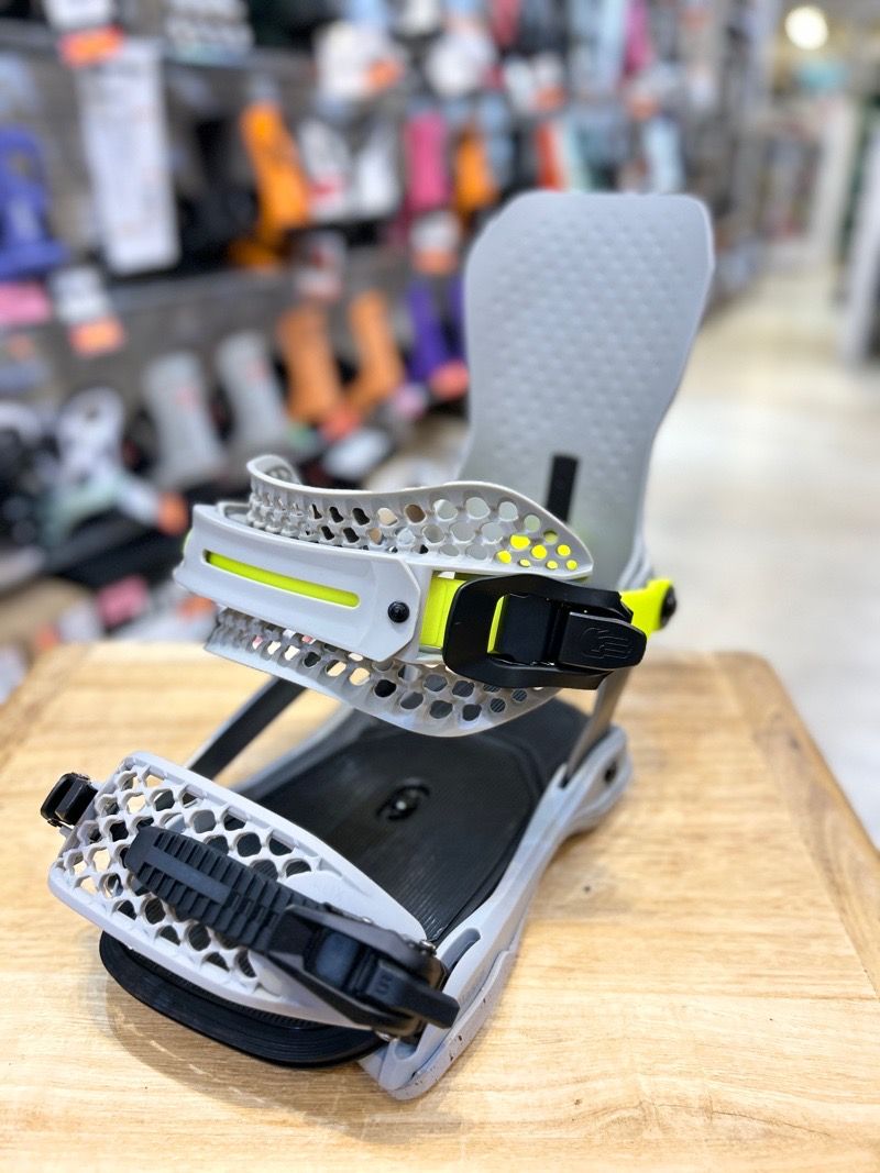 Bataleon blaster FASE MLサイズ TOGRAYビンディング Bataleon blaster FASE MLサイズ TOGRAYビンディング