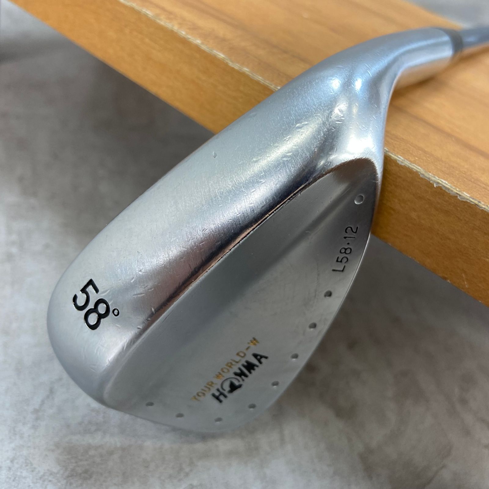 本間ゴルフ - HONMA　ホンマ　TOUR　WORLD ツアーワールド　メンズゴルフウェッジ　SW　サンド　58°　S200　右利き用　ダイナミックゴールド HONMA ホンマ TOUR WORLD ツアーワールド メンズゴルフウェッジ
