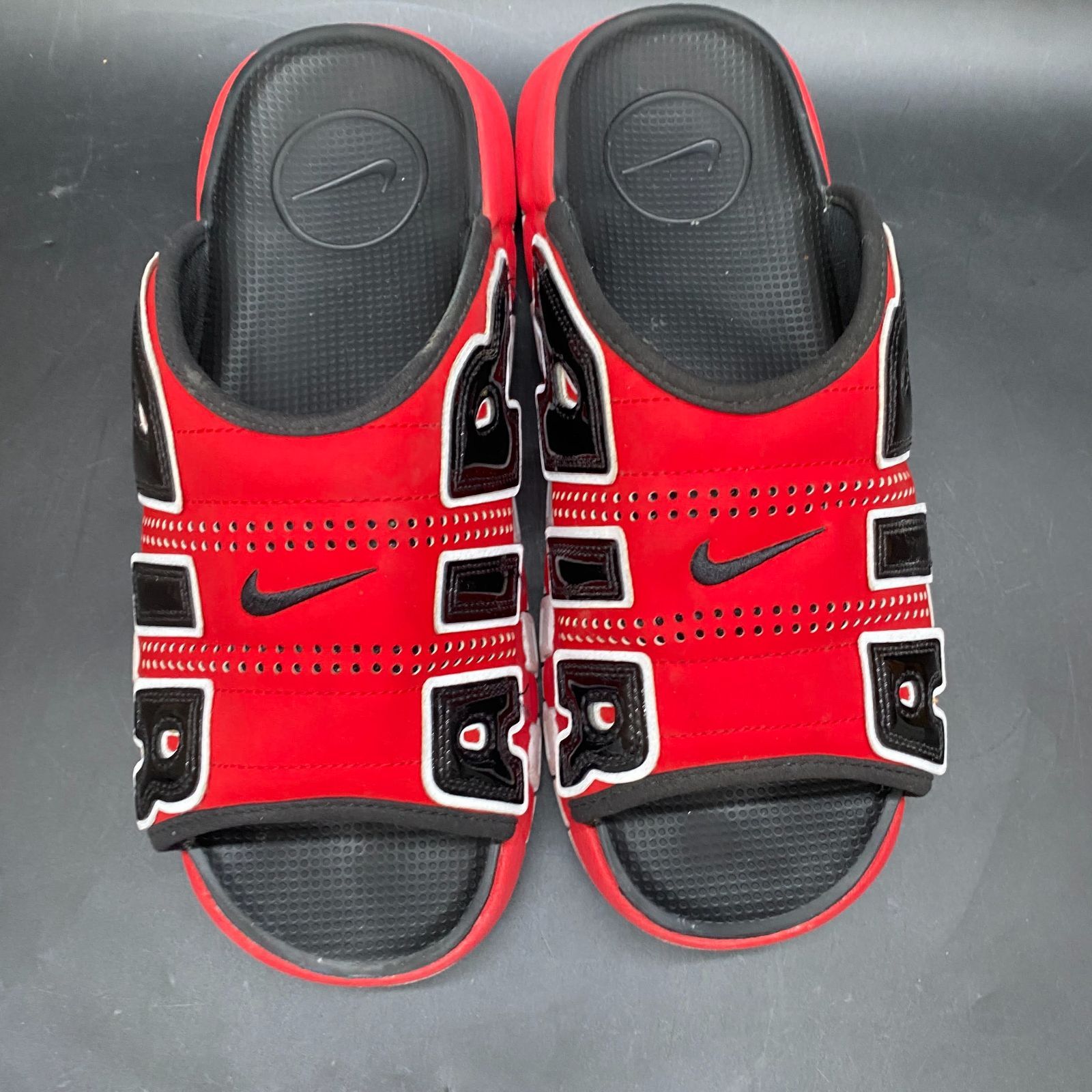 H307 ナイキ モアアップテンポ サンダル NIKE AIR MORE UPTEMPO SLIDE サンダル FJ6036 600 レッド×ブラック サイズ30cm