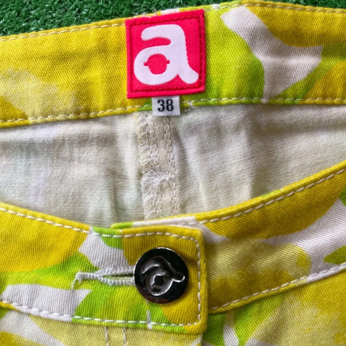 アルチビオ☆ゴルフレモンパンツ☆新品未使用 archivio アルチビオ コットン ストレッチ レモン総柄 ゴルフ