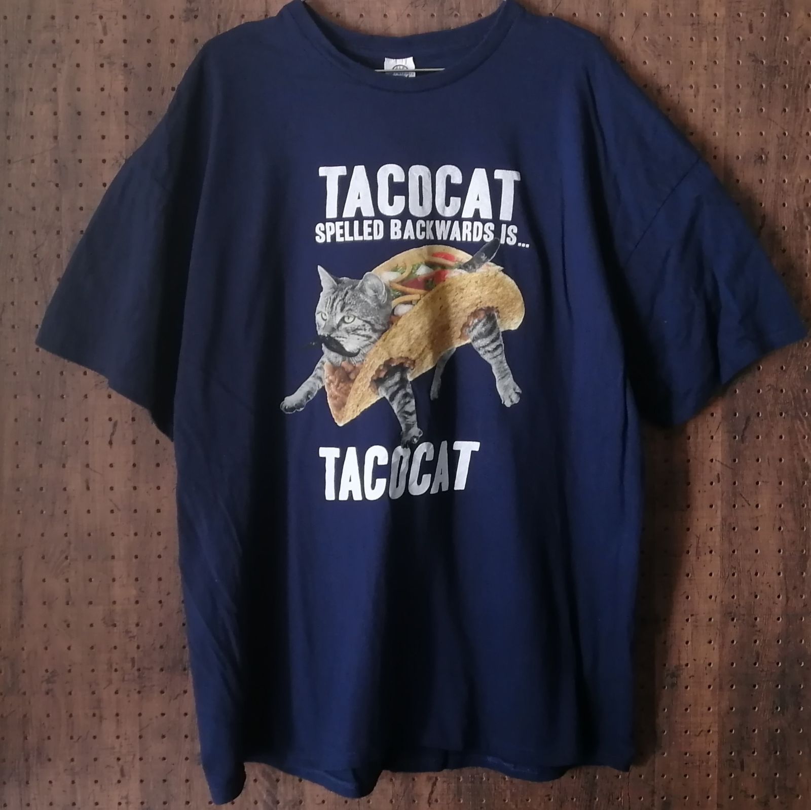 TACOCAT（逆から読んでも TACOCAT） タコス猫 プリントＴシャツ サイズ