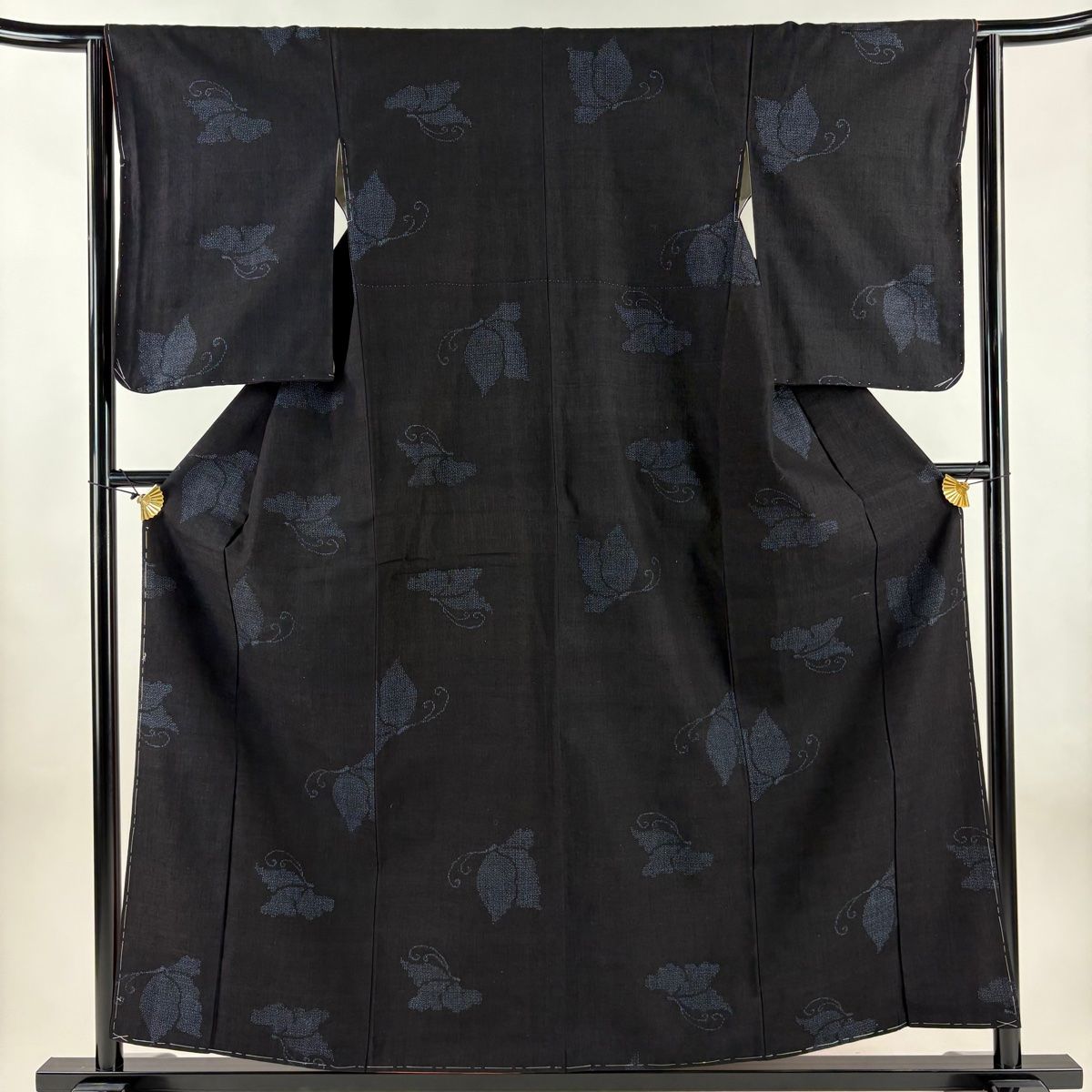 美品 結城紬 丈160 裄68 証紙あり 美品】 結城紬 身丈157cm 裄丈62.5cm S 袷 本場結城紬 証紙 蝶 亀甲絣