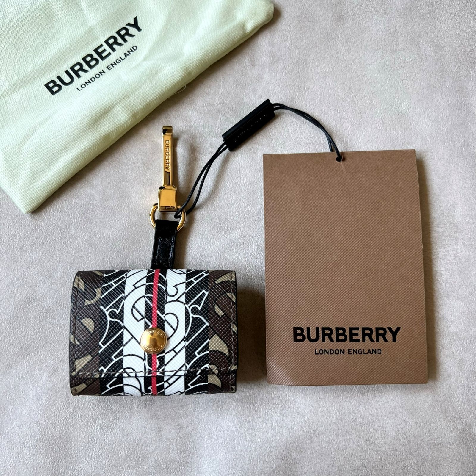 希少】BURBERRY レザー AirPods Pro ケース 未使用品-