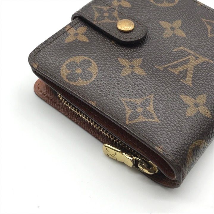 卍 LOUIS