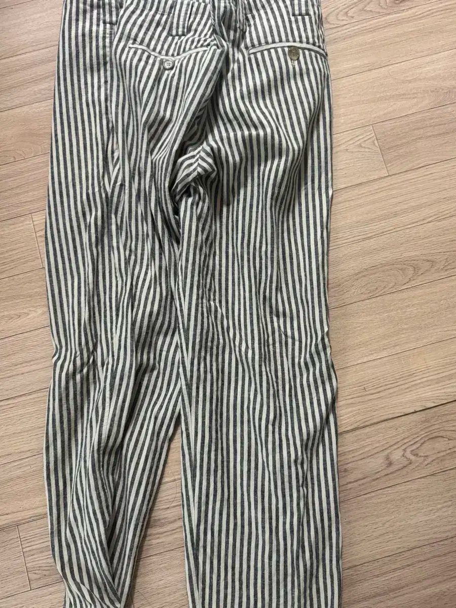 ワードローブ 41 タイアップ パンツ