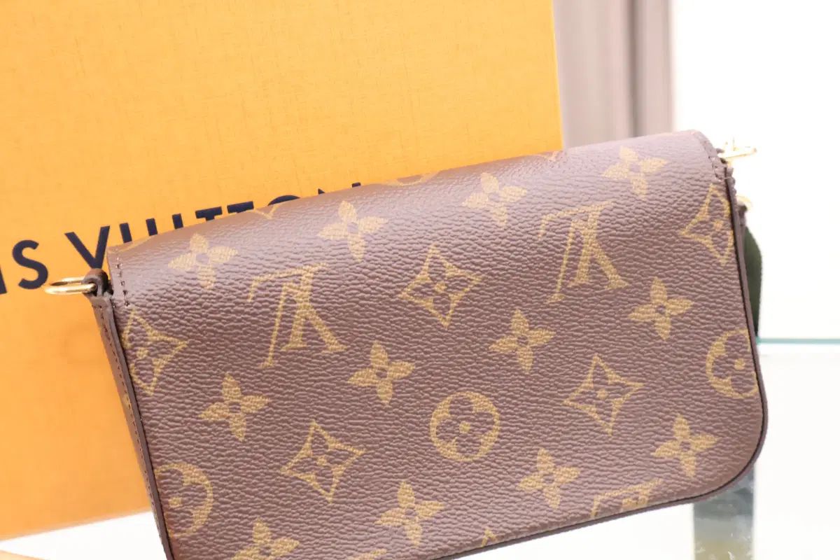 Louis Vuitton(ルイヴィトン) ポシェット フェリシー ストラップ