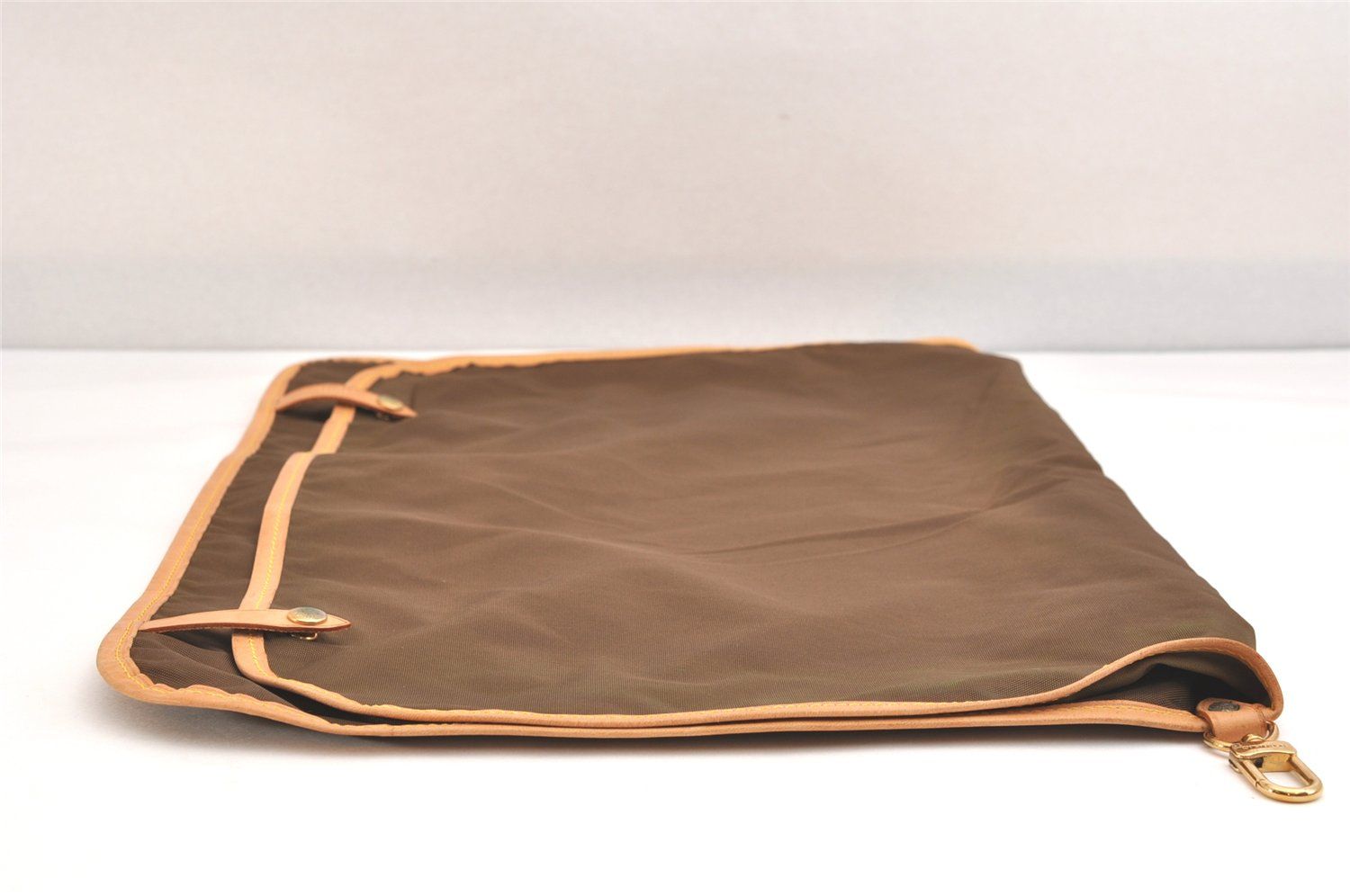 ナイロン レザー