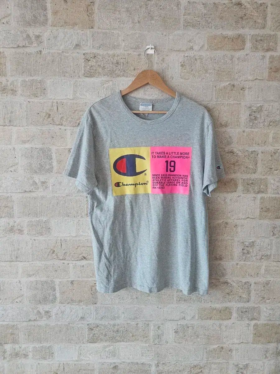 【雷市場（ポンジャン）商品韓国直送】 Champion(チャンピオン) カラー ビッグロゴ 1 ／ 2 グレー T シャツ ( l ）