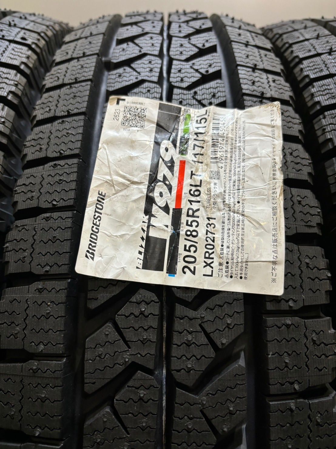 ☆新品 205/85R16 117/115L LT BRIDGESTONE/W979 21/23年製 ☆新品 205/85R16 117/115L LT BRIDGESTONE/W979 21/23年製