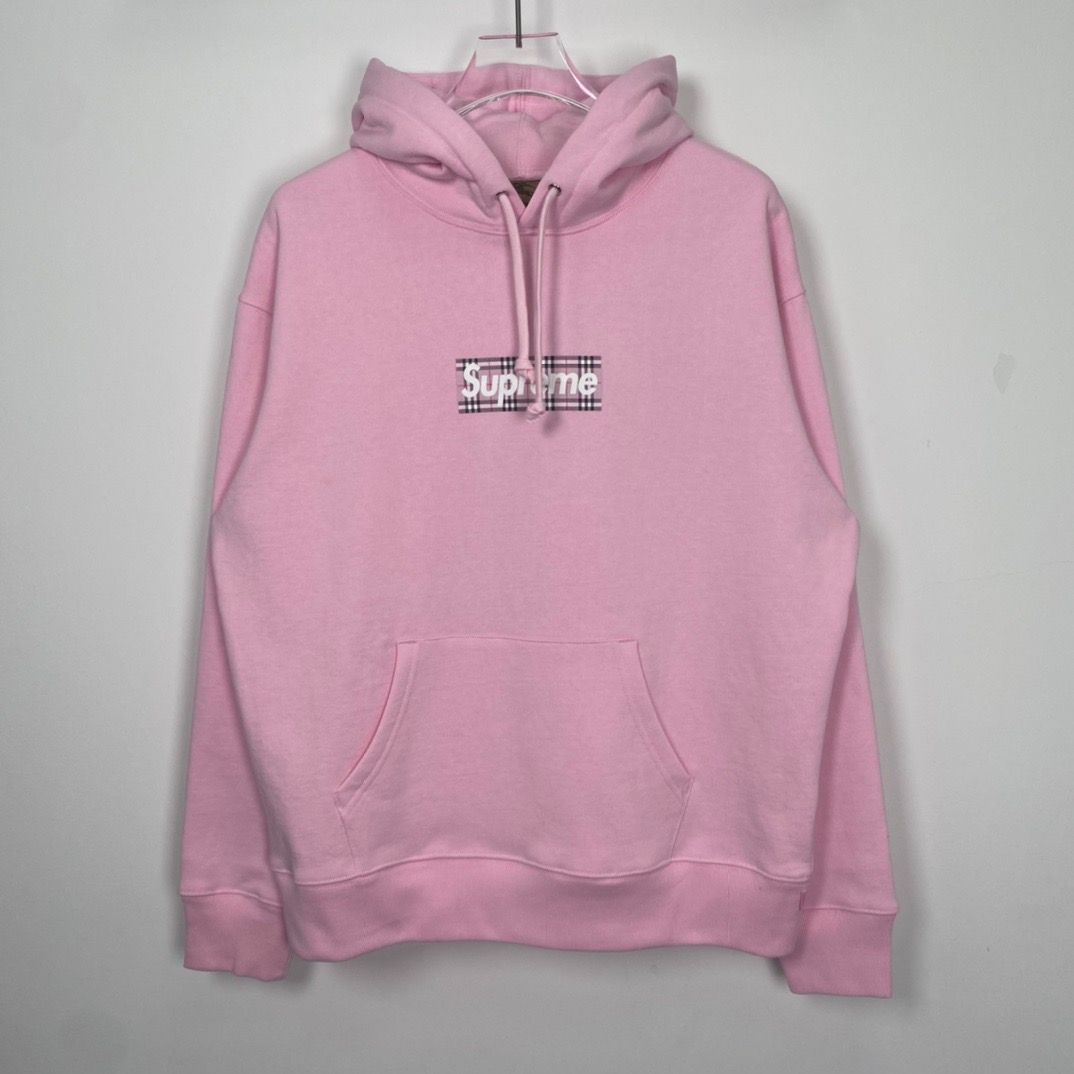 Supreme ピンク フード付きパーカー - メルカリ