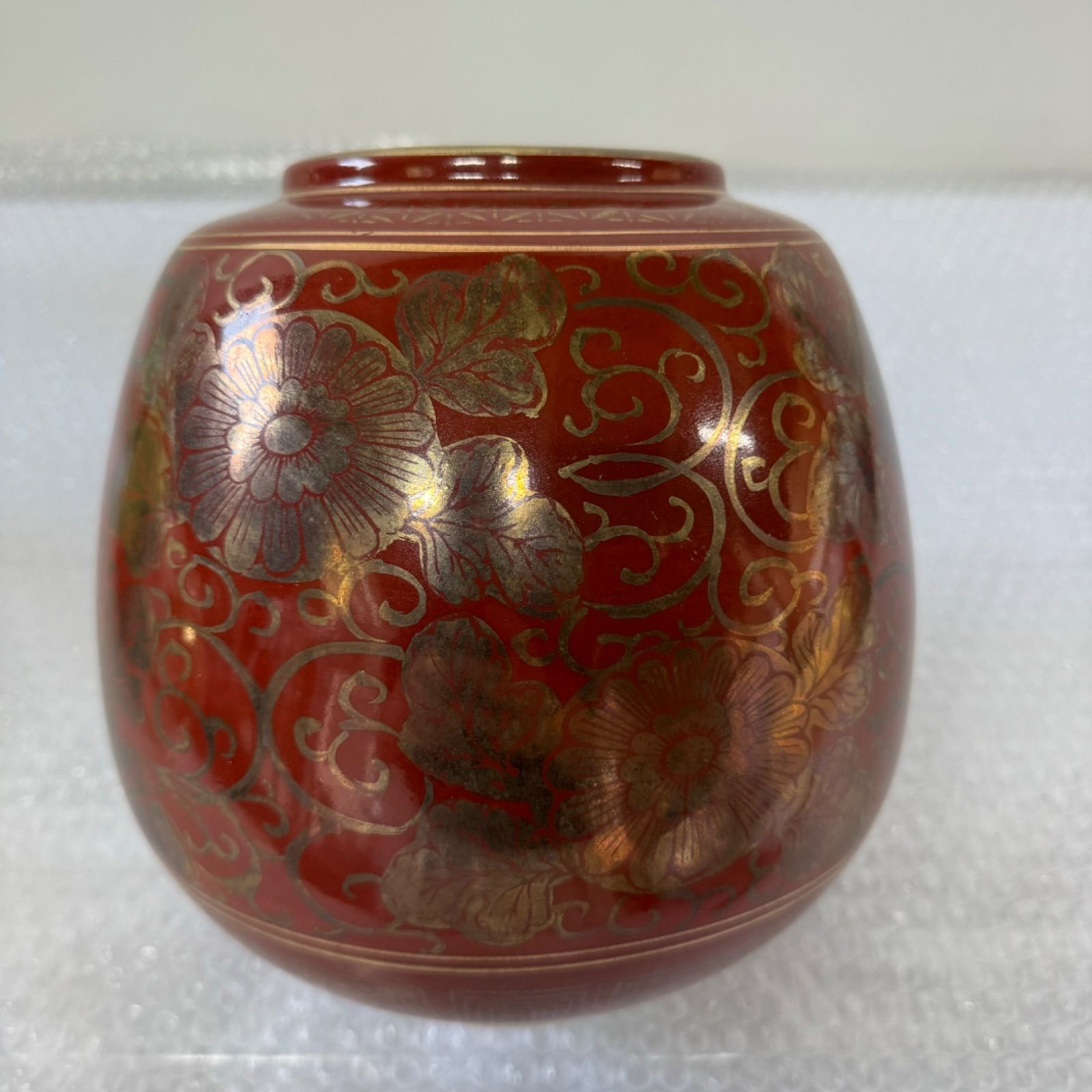 九谷焼 泰久作 花瓶 永楽 赤絵 金彩 唐草文 花器 花入 壺 伝統