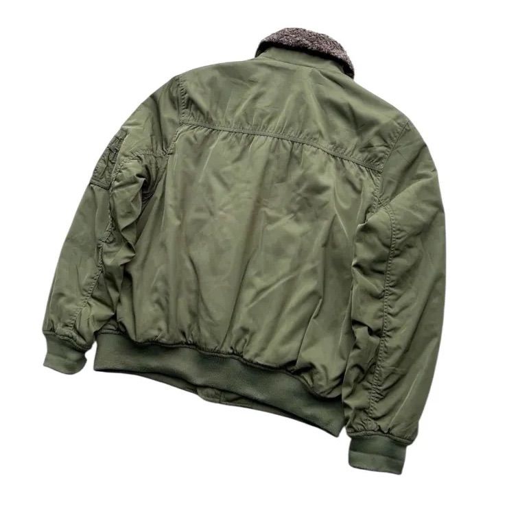 古着と古本売ってます様GAPレザー ボンバージャケットMA-1 Y2K 短丈 古着と古本売ってます様GAPレザー ボンバージャケットMA-1 Y2K