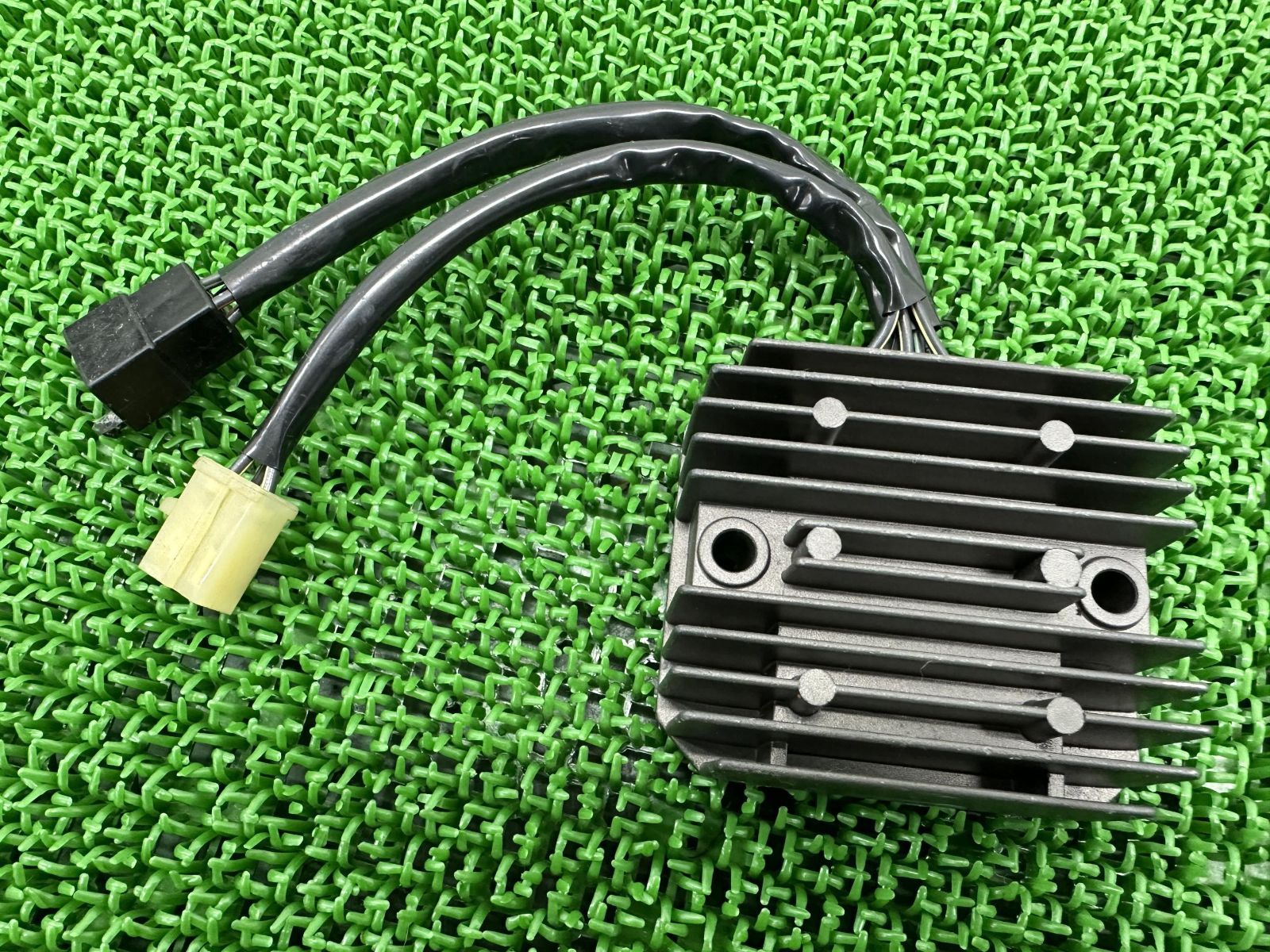 スティード400 レギュレター ホンダ 純正 中古 バイク 部品 NC26 レギュレーター レクチファイアー 機能的問題なし スティード600にも