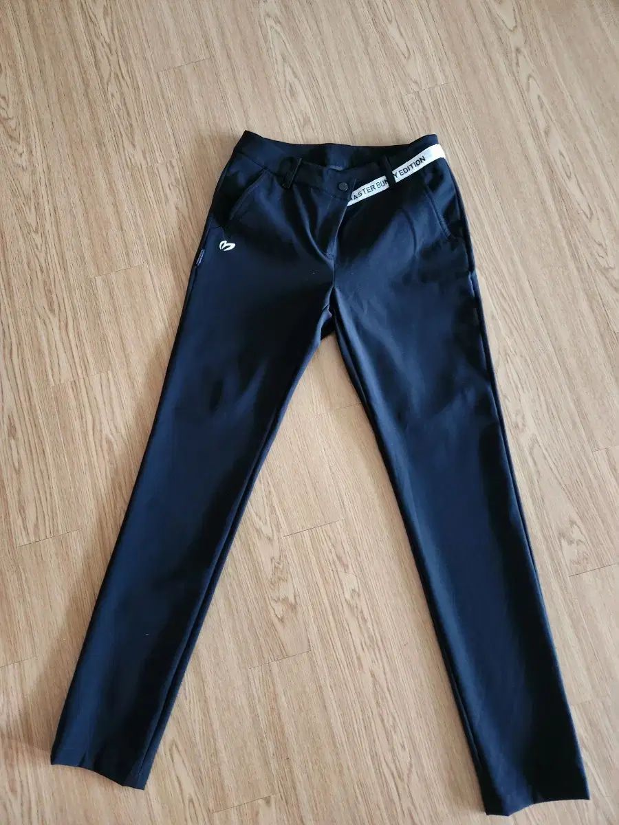 【美品】マスターバニーレディースパンツ size 0 マスターバニー レディース パンツ 可愛い♪ グレー サイズ0 新品