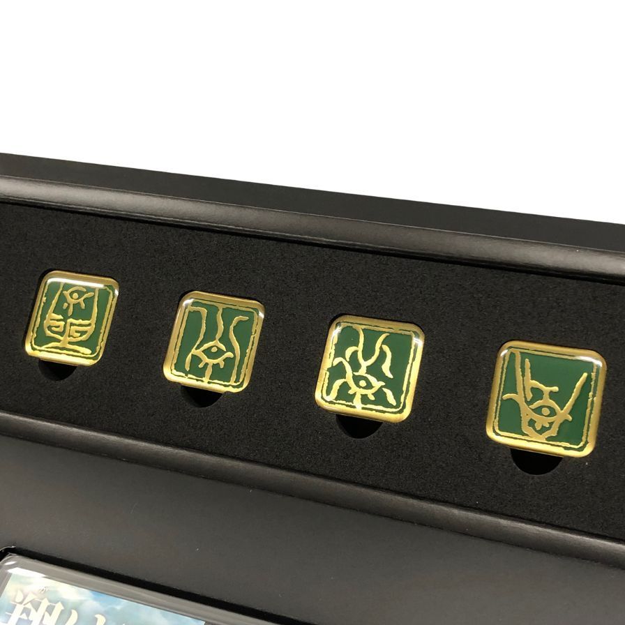 Nintendo Switch - ニンテンドー スイッチ ゼルダの伝説 コレクターズエディション【AFI28】 71GNT5EKlSL._UF350,350_QL80_.jpg
