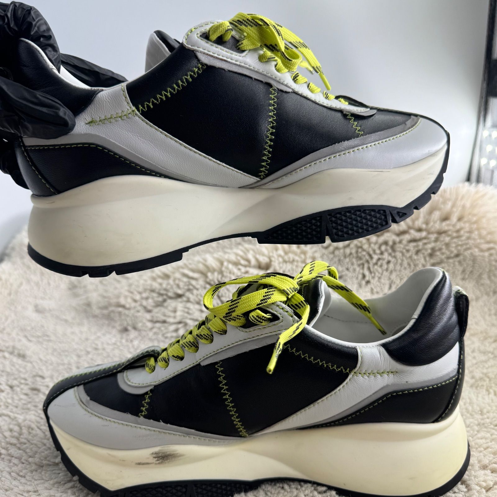JIMMY CHOO ダットシューズ ホワイト ブラック レザー サイズ36 JIMMY CHOO ダットシューズ ホワイト ブラック レザー サイズ36