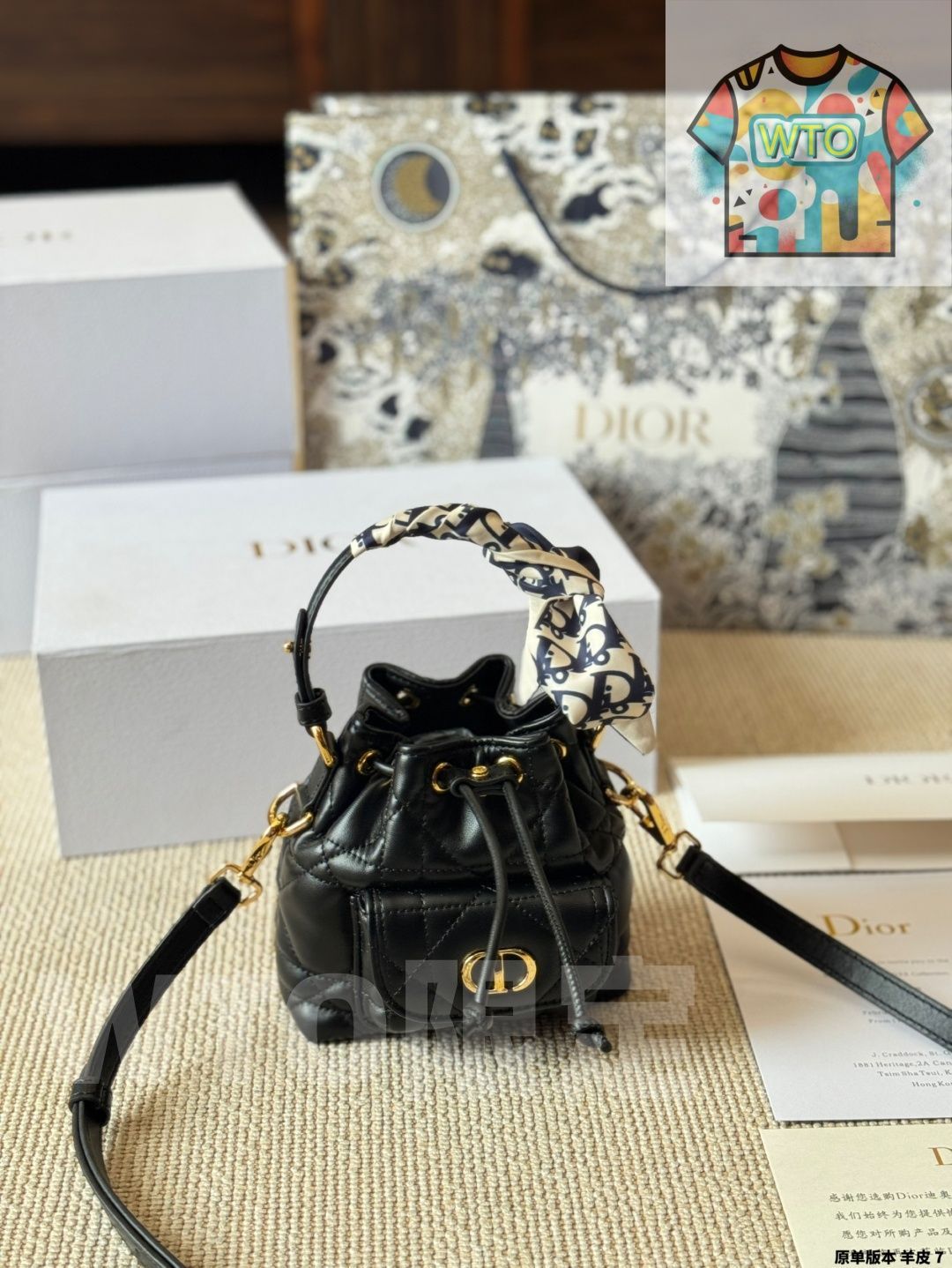 日本未入荷【 DIOR 】バケットバッグ たたき売り ディオール新作バケットバッグ「セ ディオール」“CD ロック”の