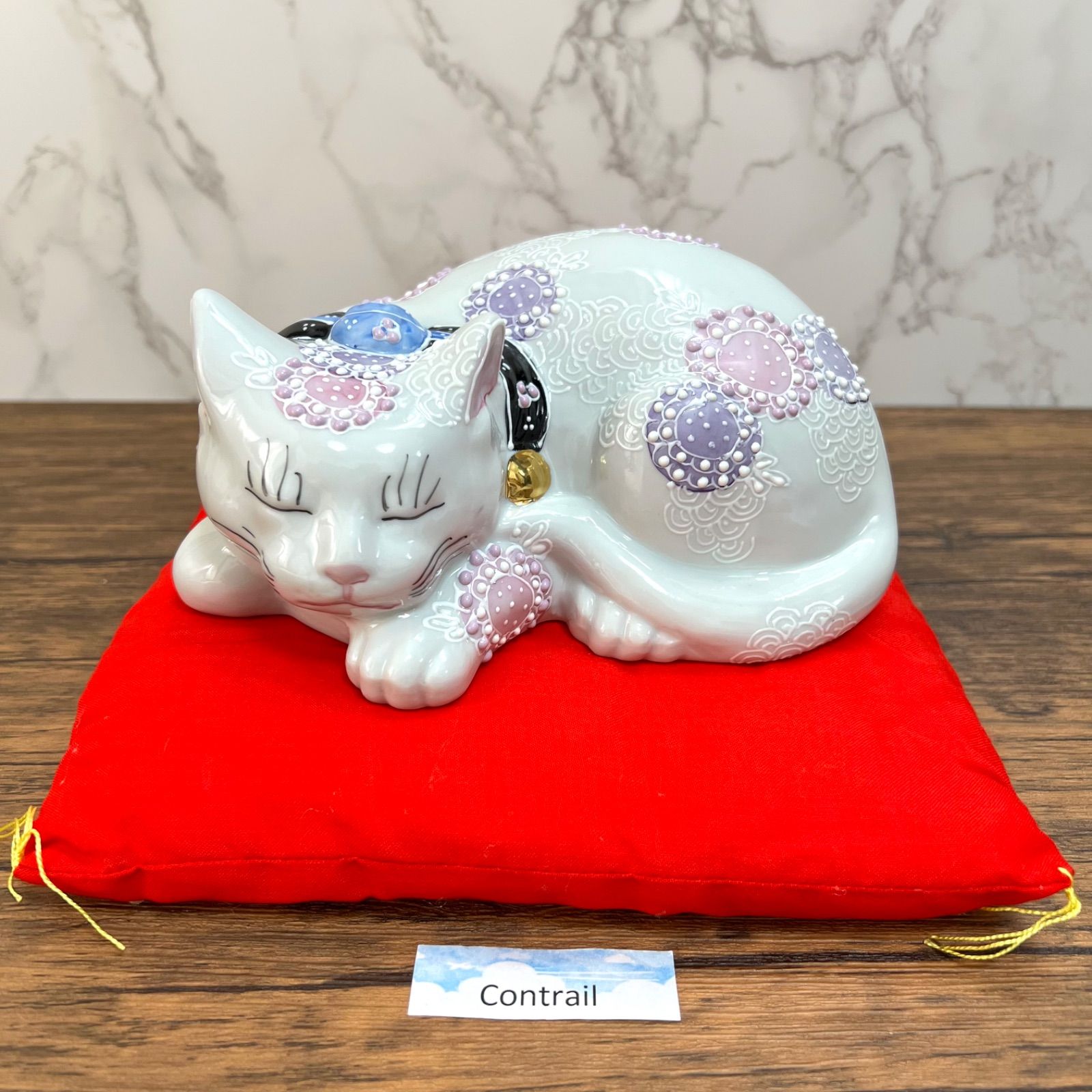 九谷焼】6号 眠り猫 花むらさき 座布団付き Kutani Ware Lucky Cat