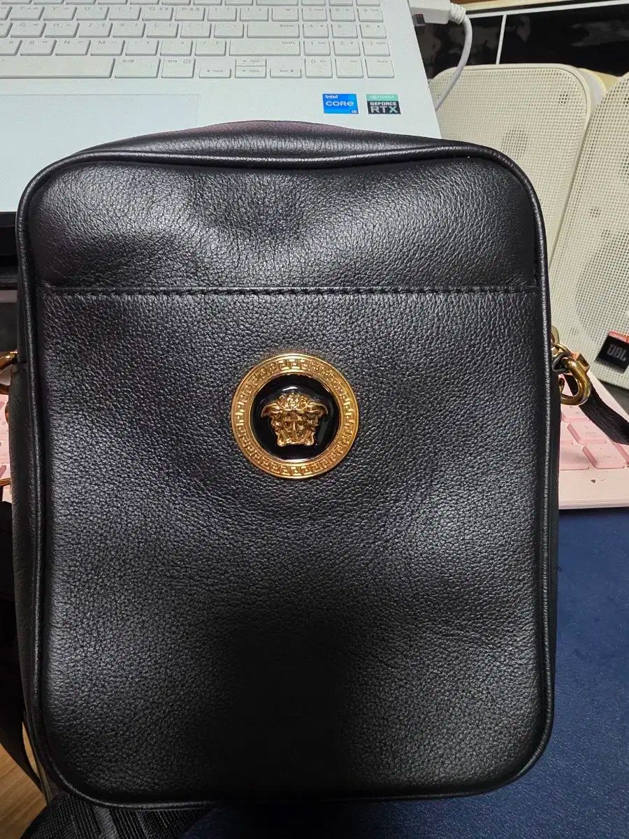 Versace ヴェルサーチェ クロスバッグ 販売