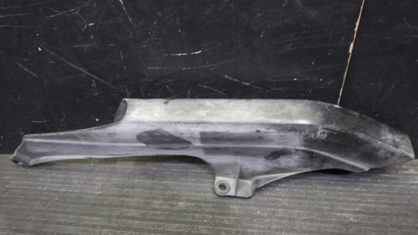 マウンテンボード カワサキ ZZ-R1100 ZXT10D チェーンカバー 割れなし K86-69 ZZ-R1100