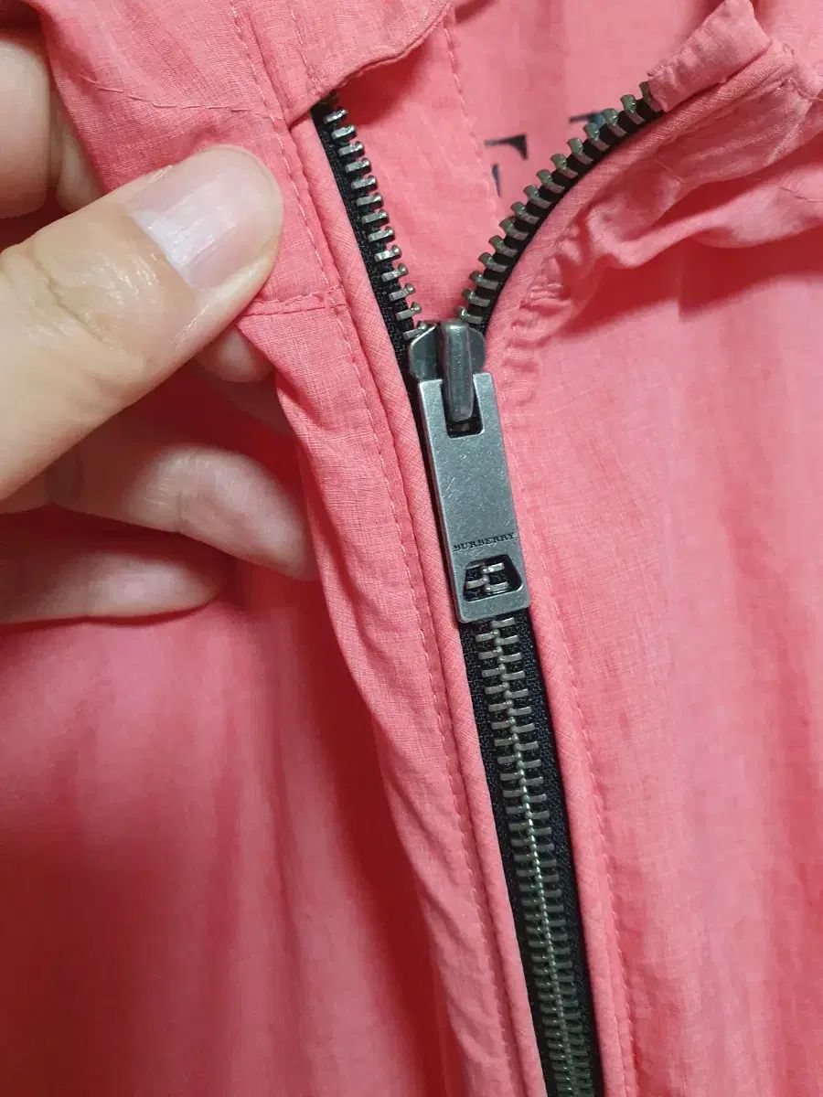 ウィンドブレーカー