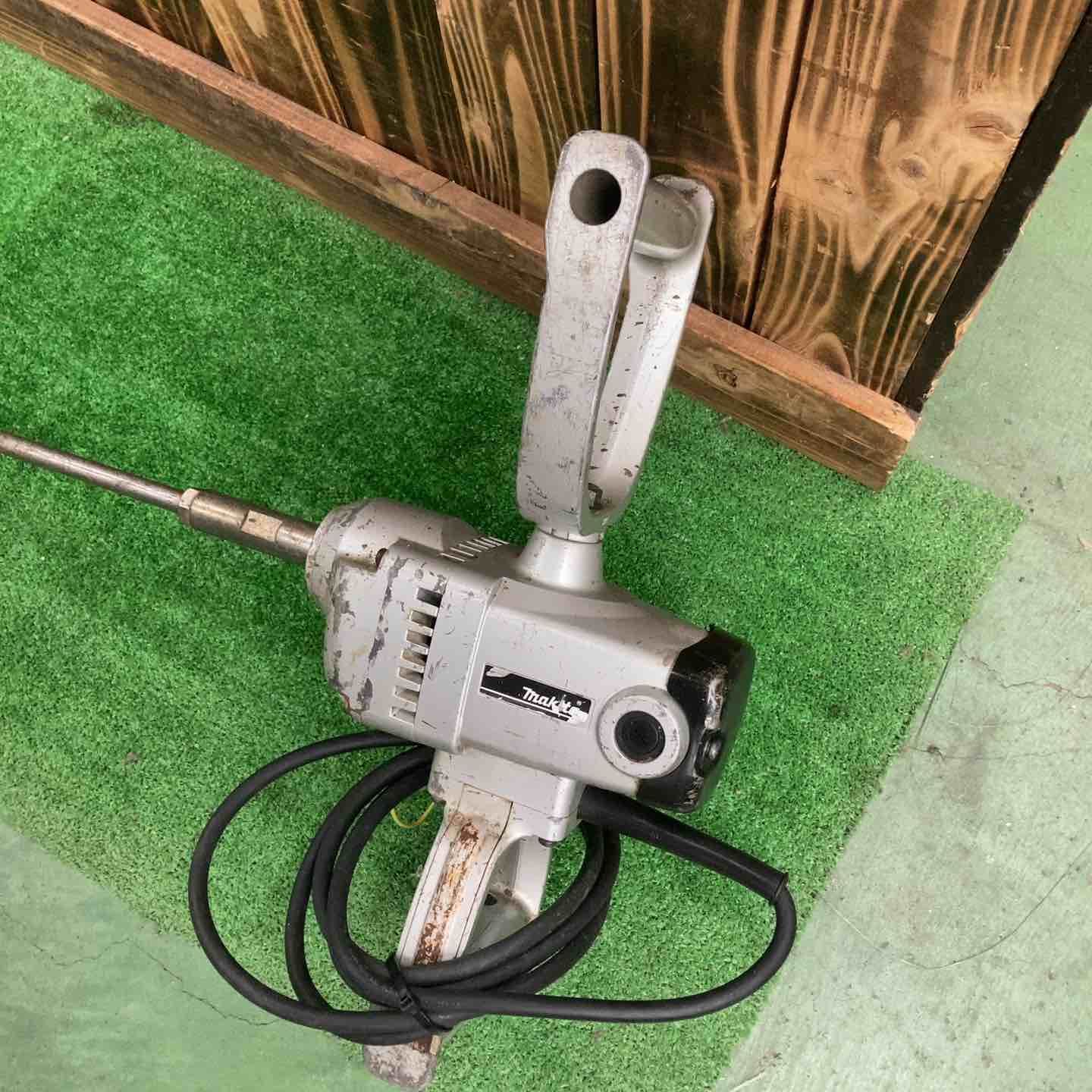 ☆マキタ(makita) かくはん機 カクハン機 UT2400 ※※ブレ有り ☆マキタ(makita) かくはん機 カクハン機 UT2400 ※※ブレ有り
