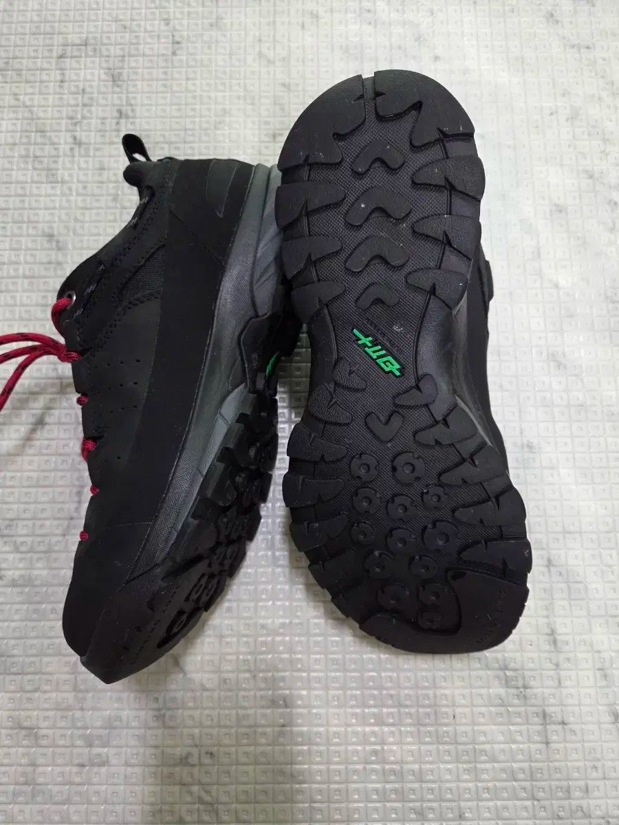 レディース登山靴 250