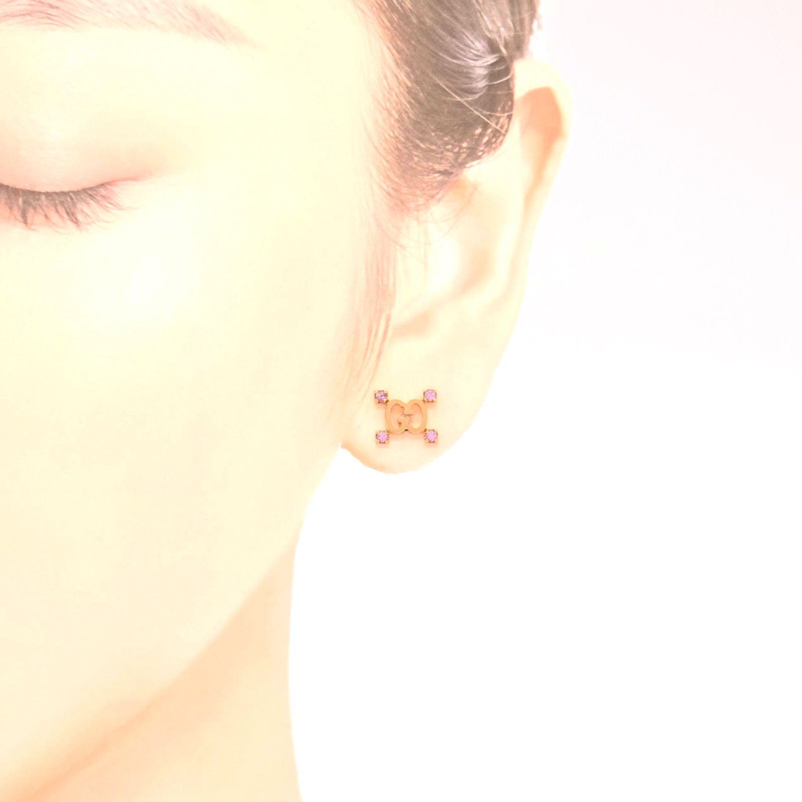 GUCCIスターダストピアス