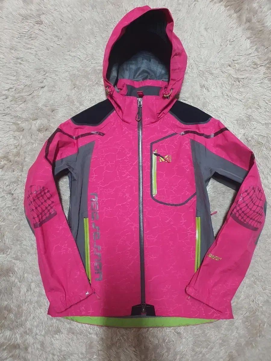 MILLET ミレー GORE-TEX₍ゴアテックス ジャケット 未着用 商品 サイズ 90