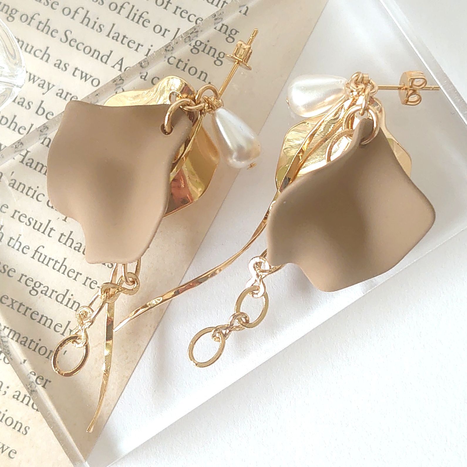 ハンドメイド ピアス イヤリング ハンドメイドアクセサリー 花びら 花 