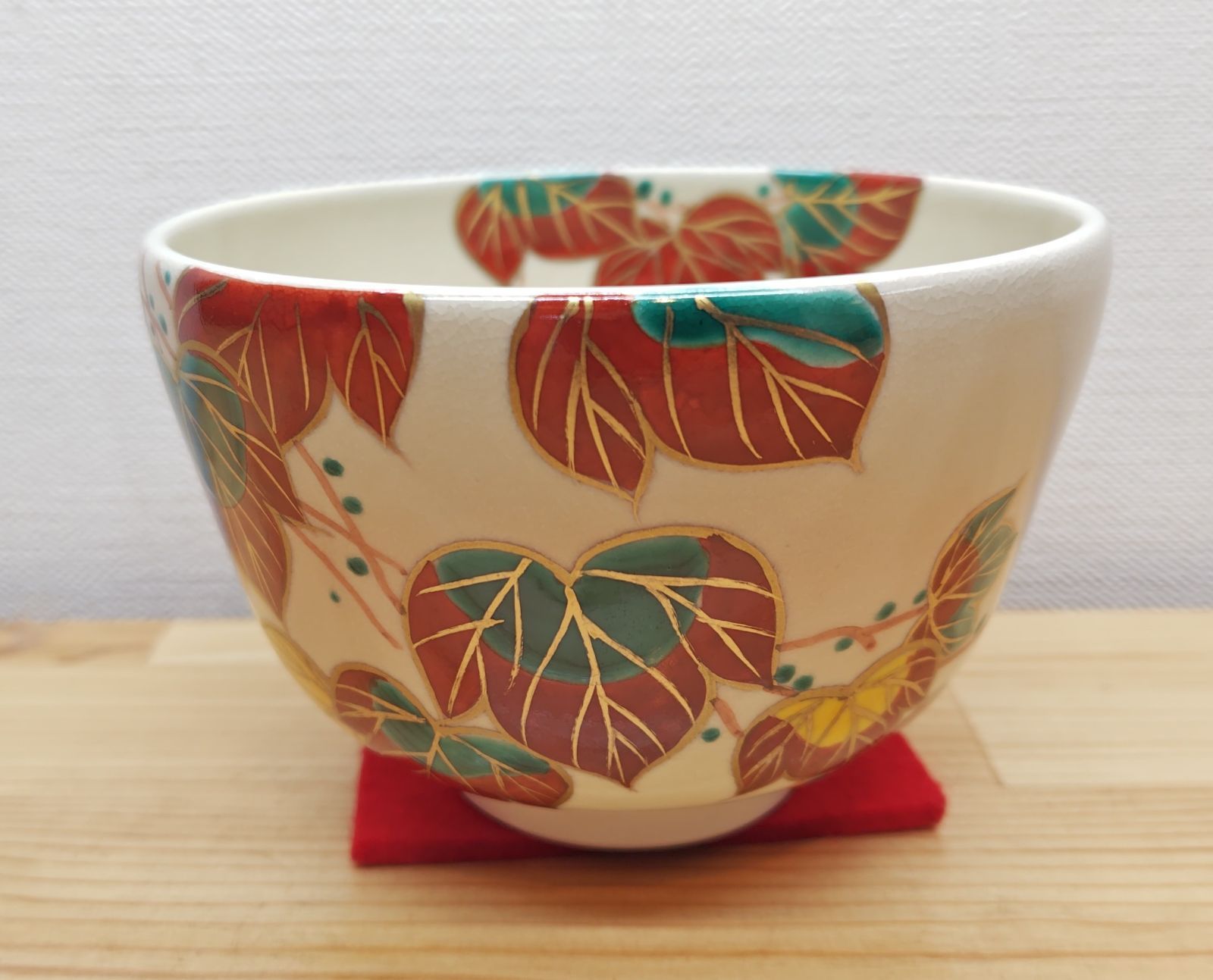 逢絢亭・新品】茶道具 茶碗 京焼 赤蔦の絵 水出宋絢 紙箱入り