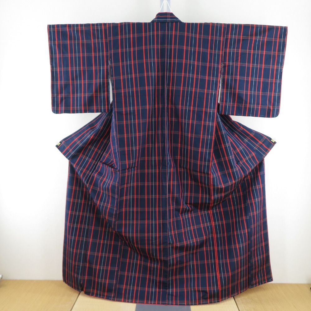 紬 着物 アンサンブル 羽織付き セット 格子模様 袷 バチ衿 紺色x赤色