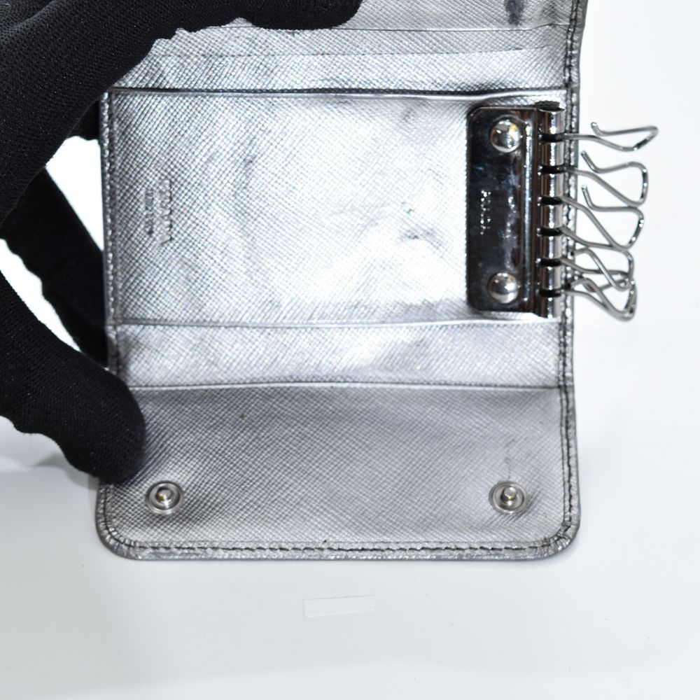 中古USED PRADA キーケース シルバー サフィアーノ 6連 09743