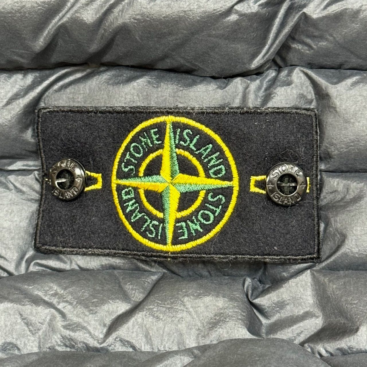 国内正規 STONE ISLAND LOOM WOVEN CHAMBERS R-NYLON DOWN-TC PACKABLE 