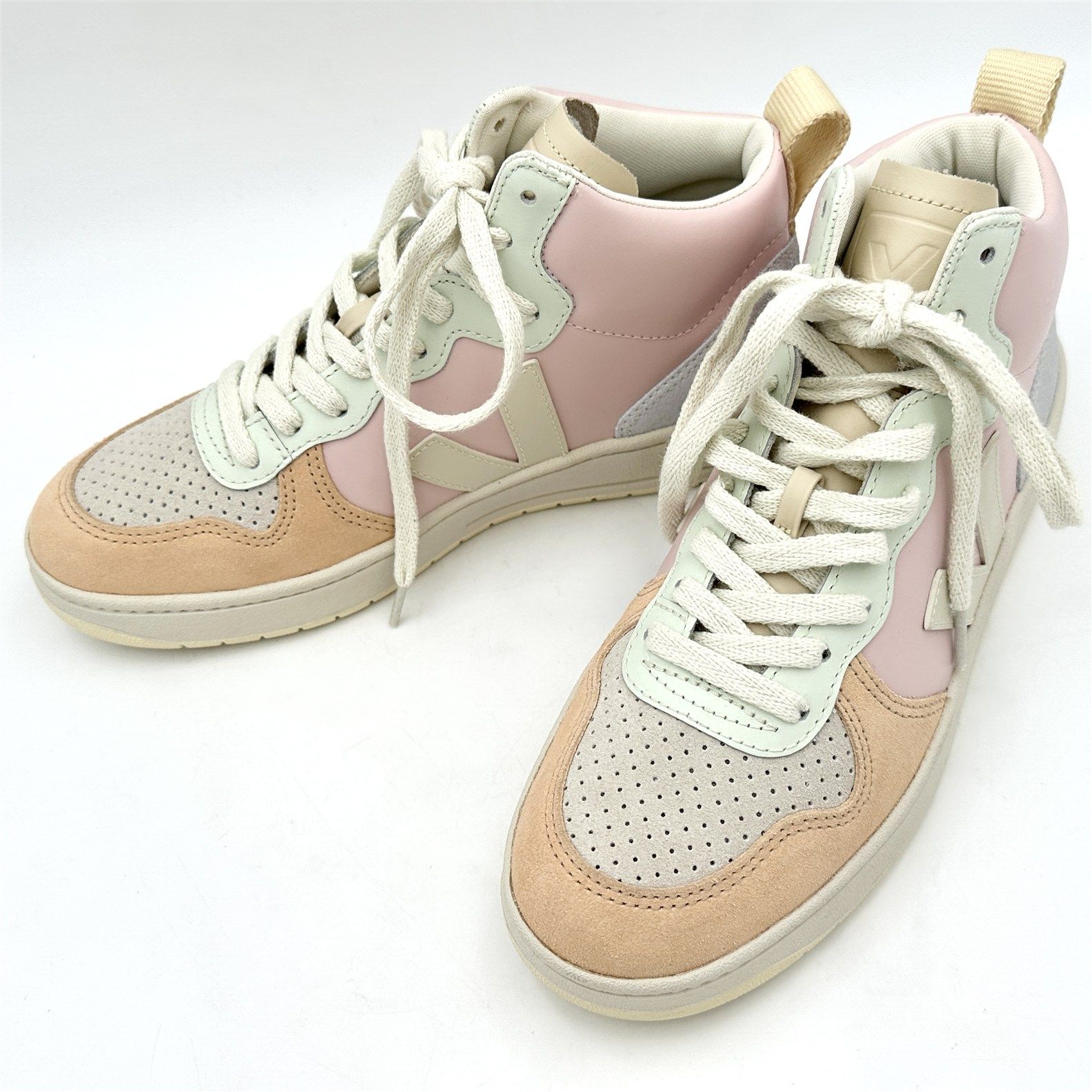 □新品級 希少□ VEJA VENTURI スニーカー 耐水性 オイル □新品級 希少□ VEJA VENTURI スニーカー 耐水性 オイル
