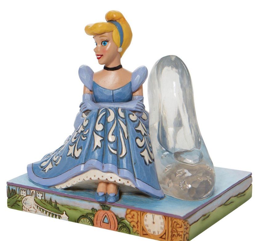 新品【Disney Traditions】シンデレラ＆ガラスの靴 Disney Traditions】シンデレラ＆ガラスの靴 フィギュア - メルカリ