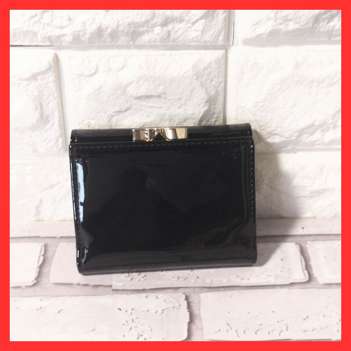 新品未使用】ヴィヴィアンウエストウッド 三つ折財布 型番13VV107  