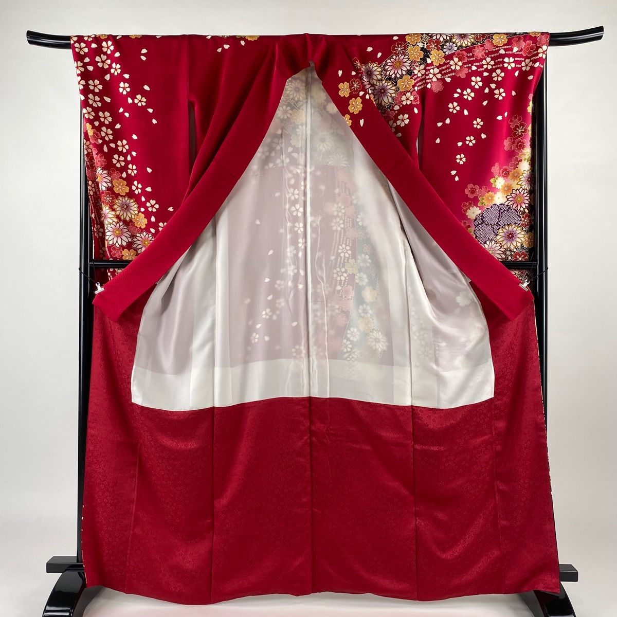 バイセル 着物 名品 振袖 薄紫 熨斗 牡丹 草花 染め分け 銀彩 正絹 袷 165cm Mサイズ ☆☆☆☆ 振袖 身丈166.5cm 裄丈67cm M 袷 御所車 牡丹 金糸 金彩 紫 正絹 秀品